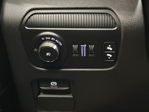 Used 2023 Jeep Wagoneer 4WD image 31