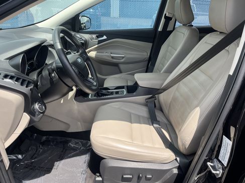 Used 2019 Ford Escape Titanium FWD image 14
