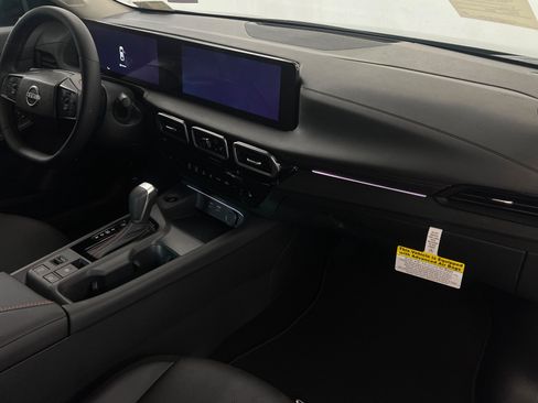 New 2026 Nissan Sentra SR w/ SR Premium Package FWD image 23