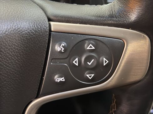 Used 2017 GMC Yukon XL Denali w/ Open Road Package image 30