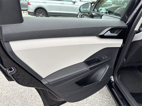 Used 2025 Volkswagen Taos S image 35