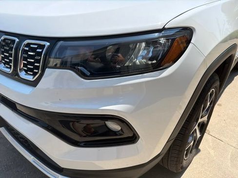 New 2026 Jeep Compass Limited AWD/4WD image 9