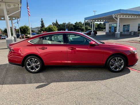 Used 2023 Honda Accord EX image 4