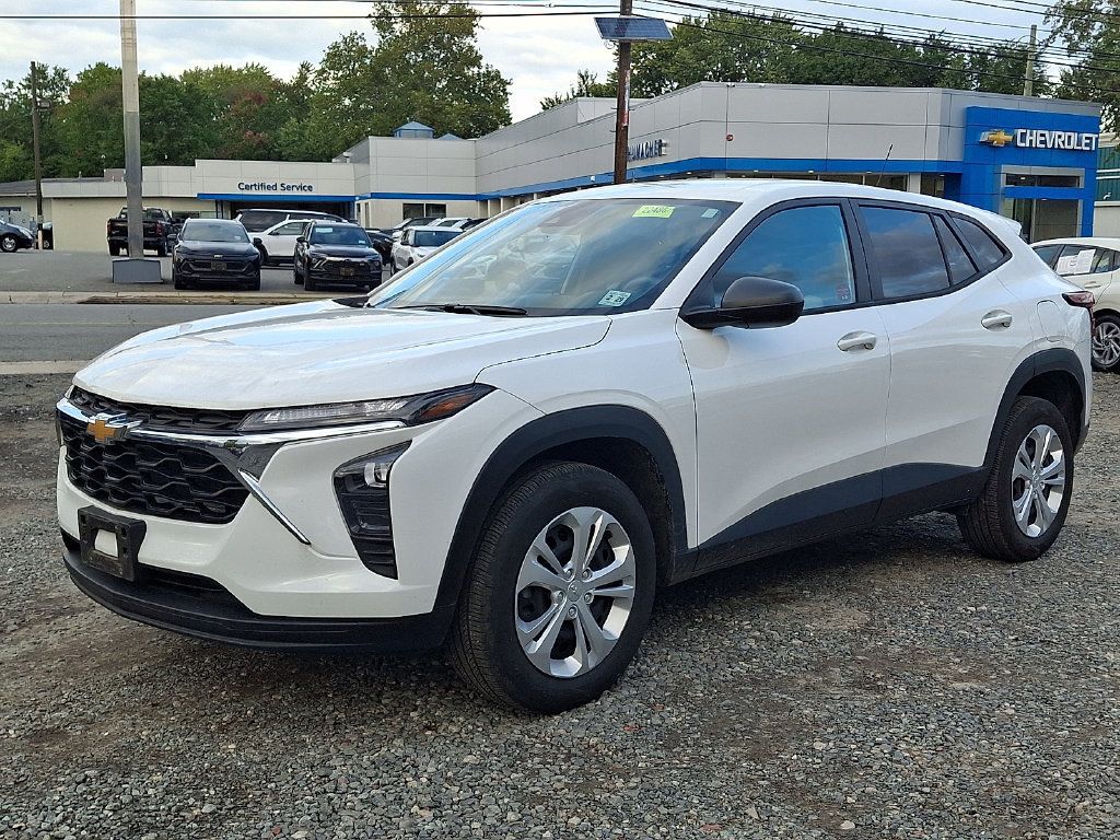 Certified 2024 Chevrolet Trax LS FWD image 3