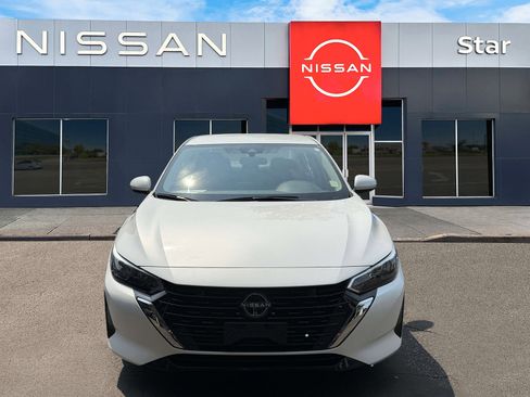 Used 2024 Nissan Sentra SV FWD image 2