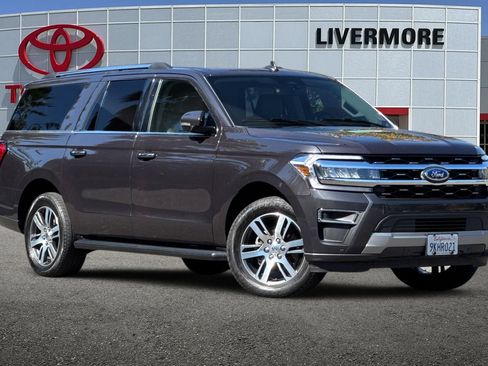 Used 2024 Ford Expedition Max Limited RWD image 2