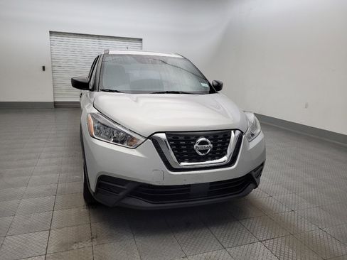 Used 2020 Nissan Kicks S image 14