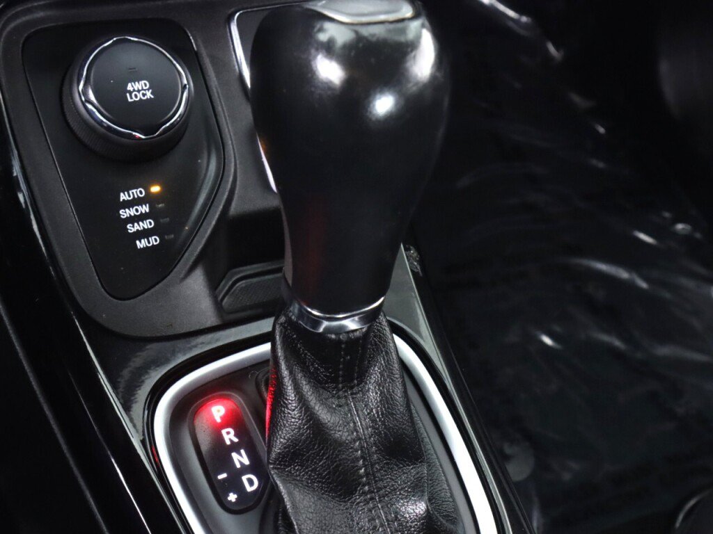 Used 2019 Jeep Compass Latitude AWD/4WD image 26