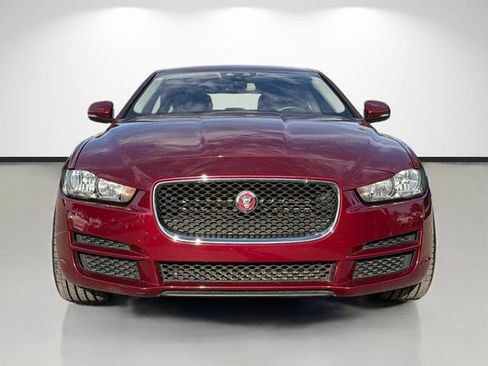 Used 2017 Jaguar XE image 8