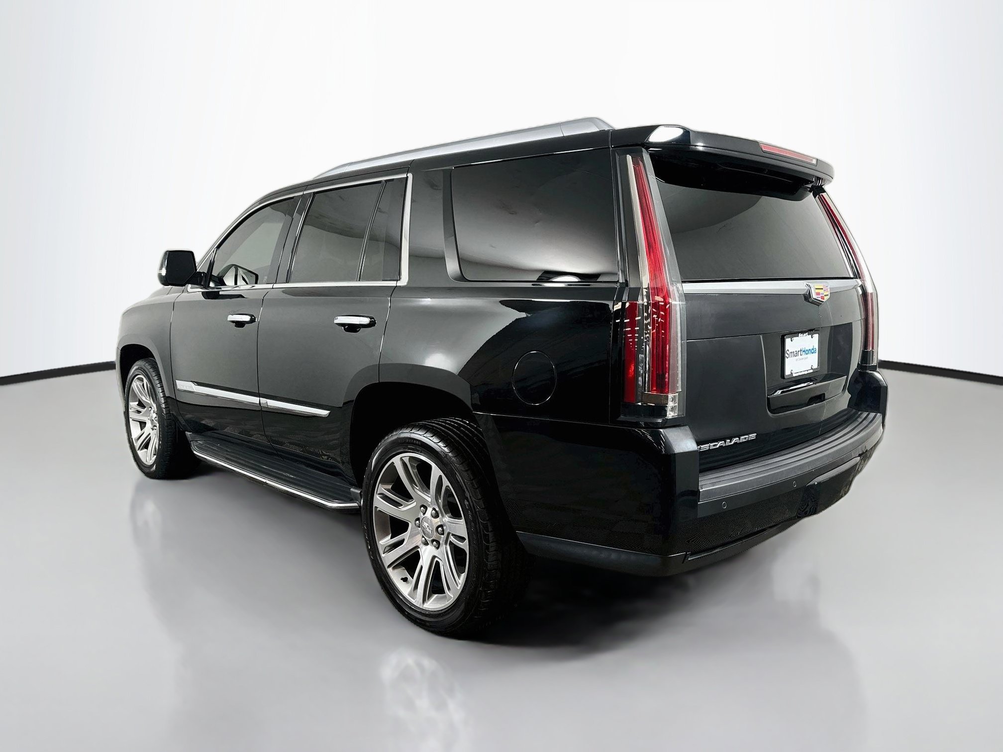 Used 2015 Cadillac Escalade Luxury AWD/4WD image 5