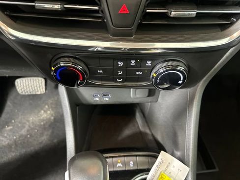 Used 2024 Buick Encore GX Preferred image 23