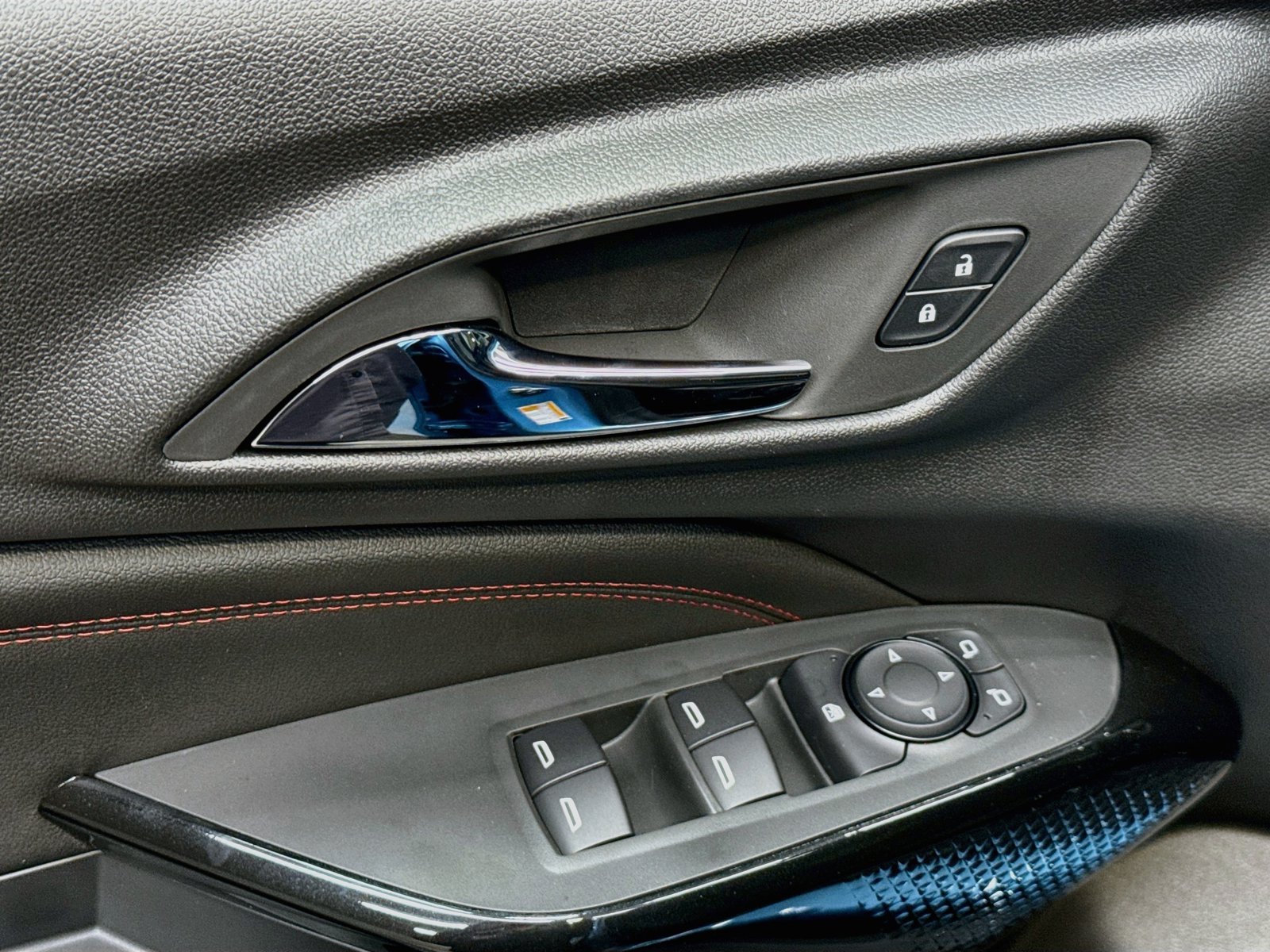New 2026 Chevrolet Trax RS w/ Sunroof Package FWD image 21