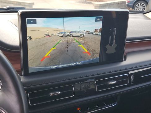 Certified 2023 Lincoln Nautilus Reserve image 17