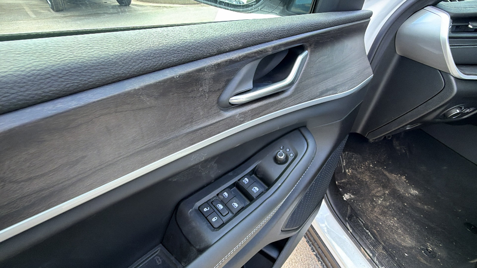 New 2026 Jeep Grand Cherokee Altitude AWD/4WD image 15