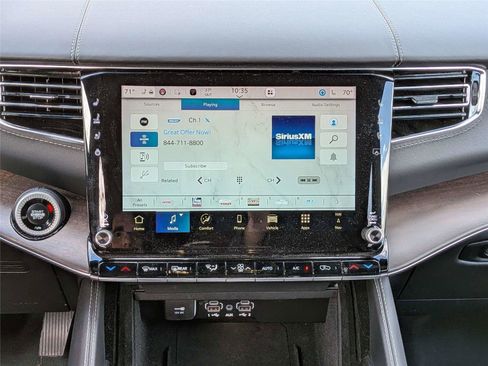 Used 2024 Jeep Grand Wagoneer Series I w/ Convenience Group III image 21