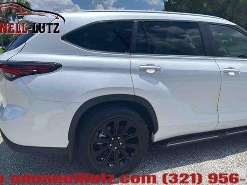 Used 2024 Toyota Highlander XLE FWD image 34