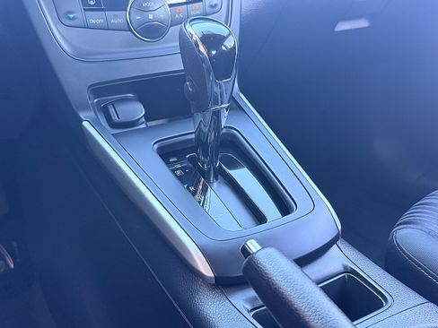 Used 2019 Nissan Sentra SV FWD image 18