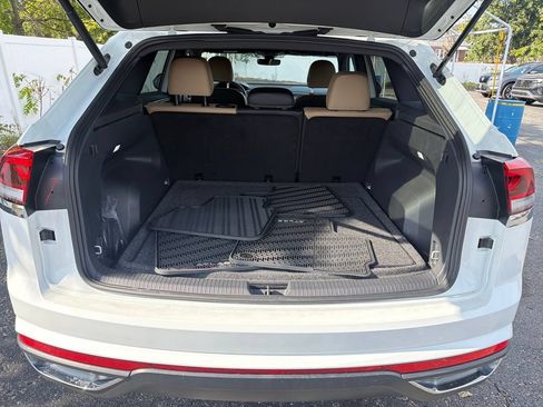 Used 2025 Volkswagen Atlas Cross Sport SE AWD/4WD image 26