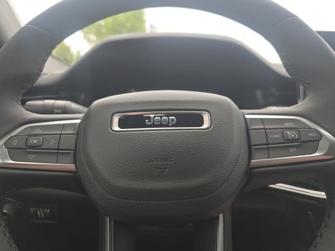 New 2025 Jeep Compass Latitude w/ Sun & Sound Group image 29