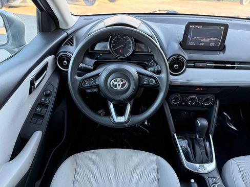 Used 2020 Toyota Yaris LE image 22