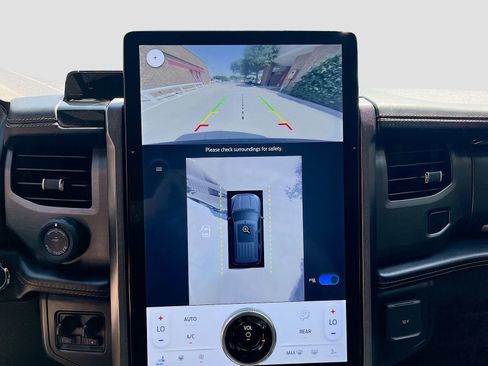 Used 2022 Ford Expedition Max Platinum image 14