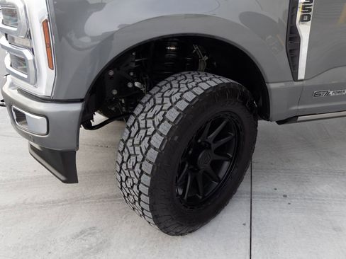 Used 2024 Ford F350 Platinum w/ FX4 Off-Road Package image 9