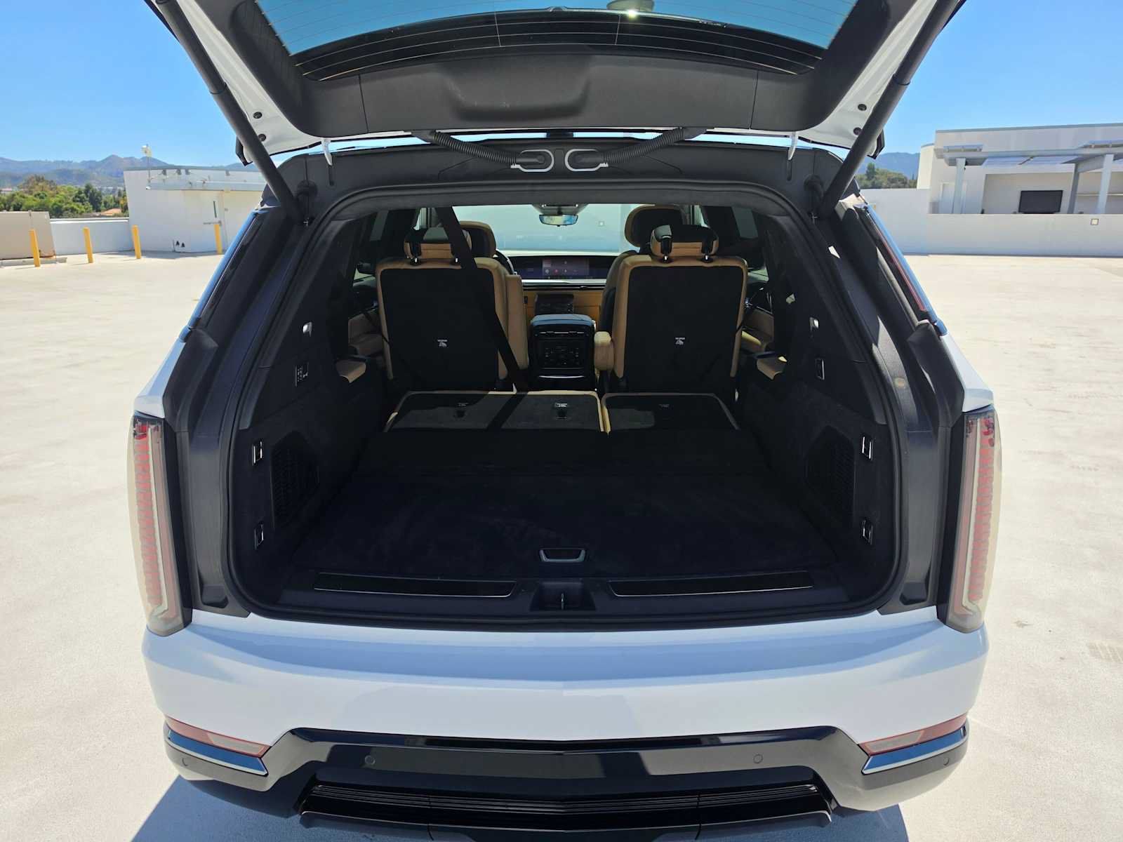 Used 2025 Cadillac Escalade IQ Sport 2 AWD/4WD image 16
