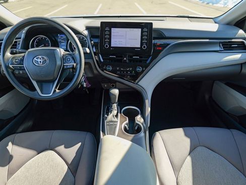 Used 2022 Toyota Camry LE w/ Carpet Mat Package (TMS) FWD image 38
