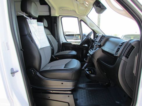 Used 2026 RAM ProMaster 2500 w/ Convenience Group FWD image 16
