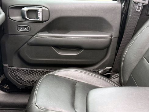 Used 2023 Jeep Wrangler Unlimited Sahara w/ Cold Weather Group image 16