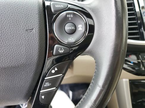 Used 2017 Honda Accord Touring image 22