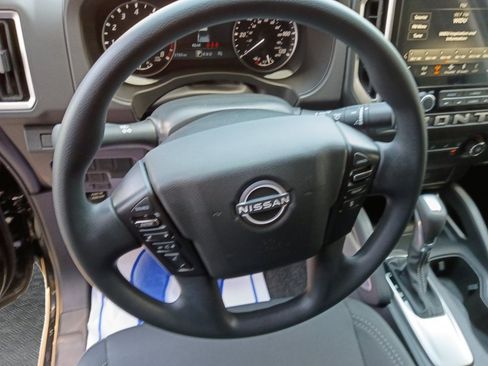 Used 2026 Nissan Frontier SV w/ Tow Package RWD image 10
