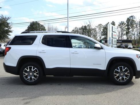 Used 2023 GMC Acadia SLT image 4