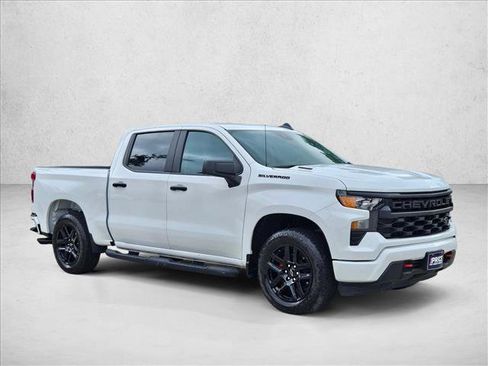 Used 2025 Chevrolet Silverado 1500 Custom w/ Turbomax Blackout Package RWD image 3
