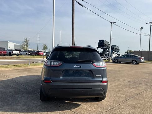Used 2020 Jeep Cherokee Latitude FWD image 18