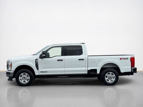 Used 2025 Ford F250 XLT w/ FX4 Off-Road Package AWD/4WD image 4