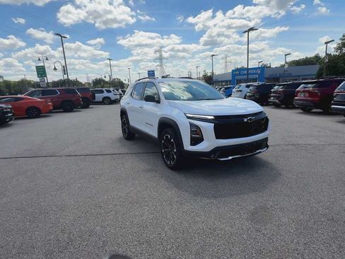 Used 2025 Chevrolet Equinox RS w/ Safety and Technology Package AWD/4WD image 2