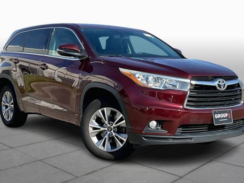 Used 2016 Toyota Highlander Plus image 2
