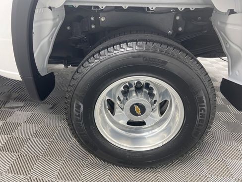 Used 2023 Chevrolet Silverado 3500 High Country w/ Technology Package image 9