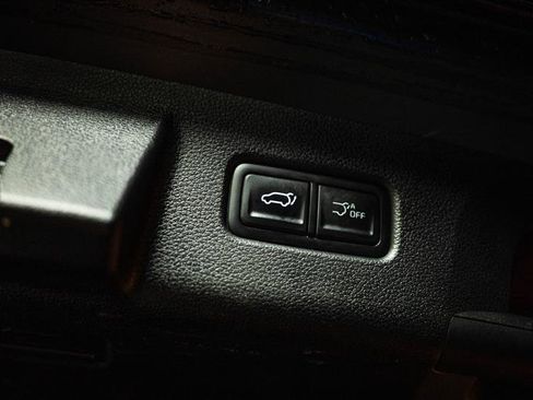 Used 2024 Kia Telluride EX w/ EX Captain's Chair Package image 8