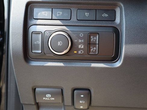 Used 2024 Ford F350 Platinum w/ Tremor Off-Road Package AWD/4WD image 21