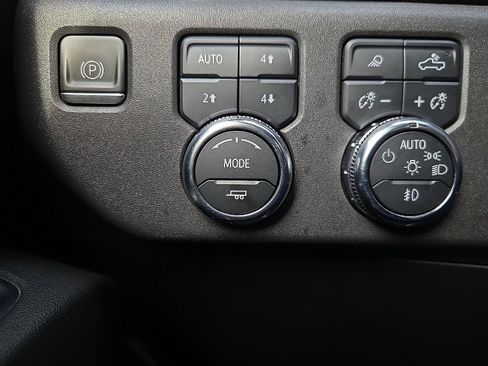 Used 2022 GMC Sierra 1500 SLT w/ SLT Convenience Package AWD/4WD image 20