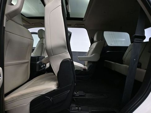 Used 2021 Ford Expedition Platinum image 43