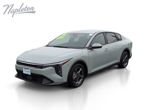 Used 2025 Kia K4 FWD image 1