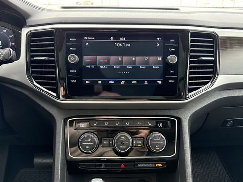 Used 2023 Volkswagen Atlas SE w/ Panoramic Sunroof Package AWD/4WD image 19