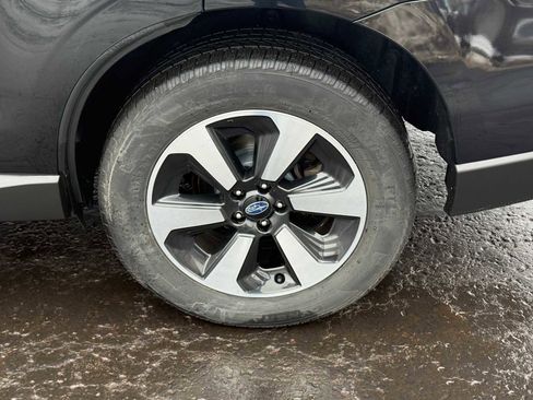 Used 2018 Subaru Forester 2.5i Premium w/ All-Weather Package image 9