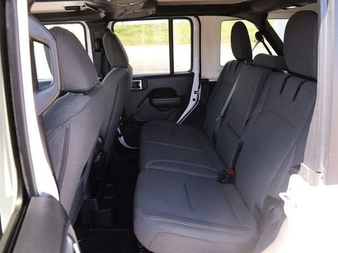 Used 2024 Jeep Wrangler Unlimited AWD/4WD image 9