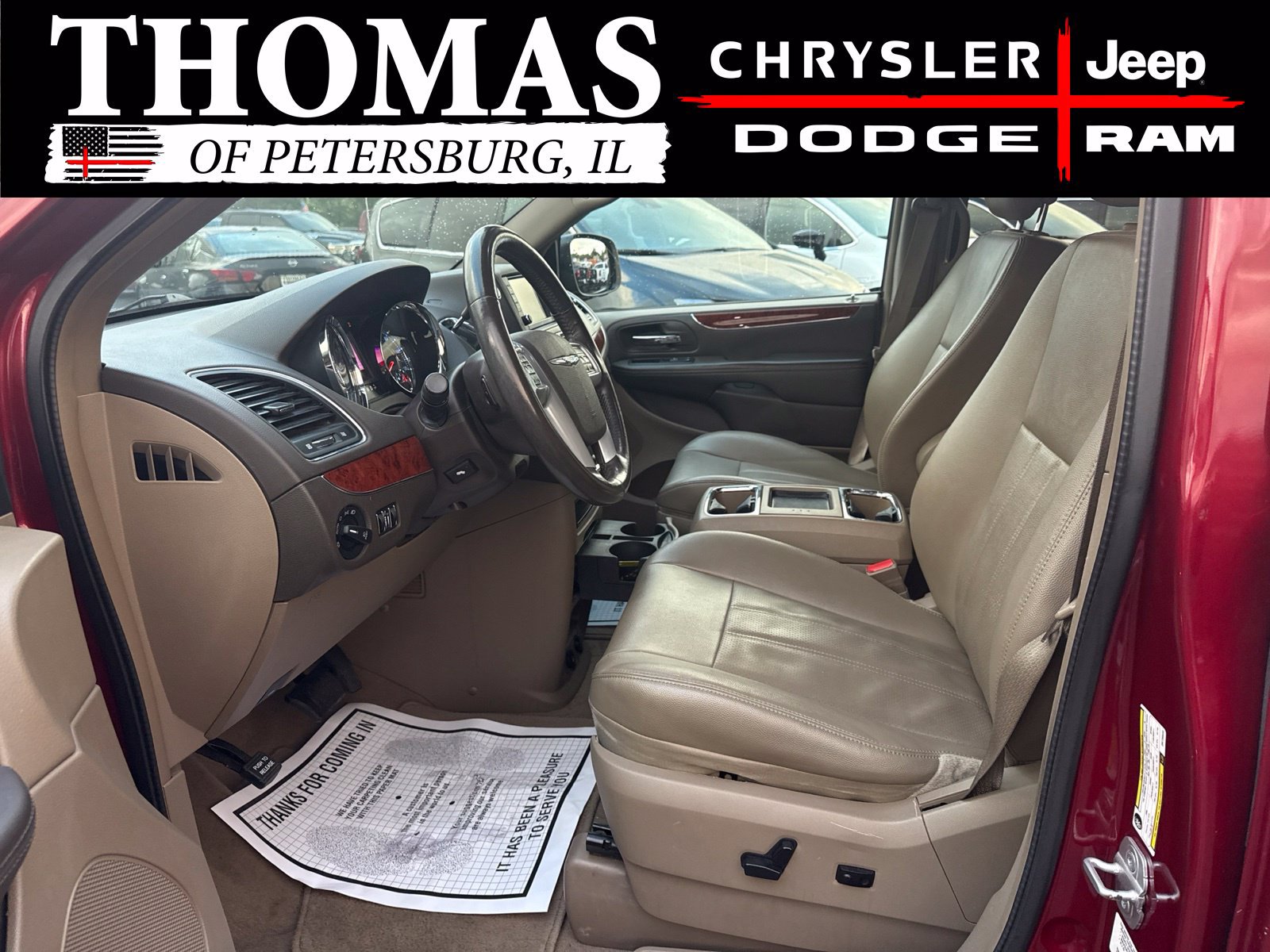 Used 2013 Chrysler Town & Country Touring-L FWD image 10