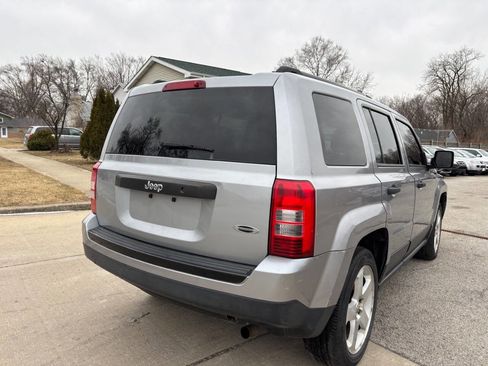 Used 2014 Jeep Patriot Sport image 30