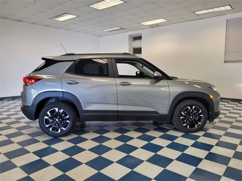 Used 2023 Chevrolet TrailBlazer LT w/ Convenience Package image 9